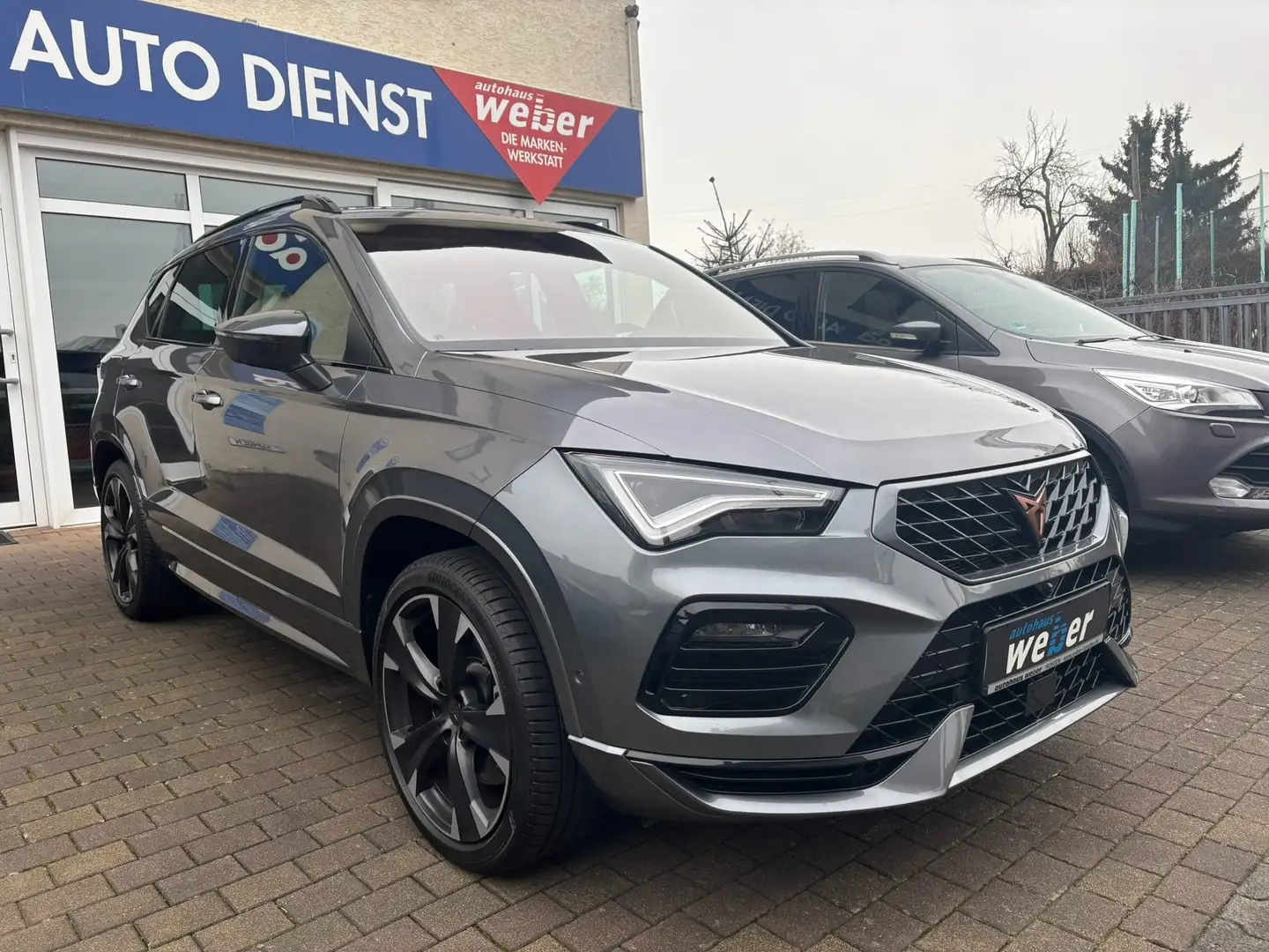 CUPRA Ateca VZ 4DRIVE*DSG*AKRAPOVIC-AGA*PANO*AHK*BEATS*360KAM Gris - 1