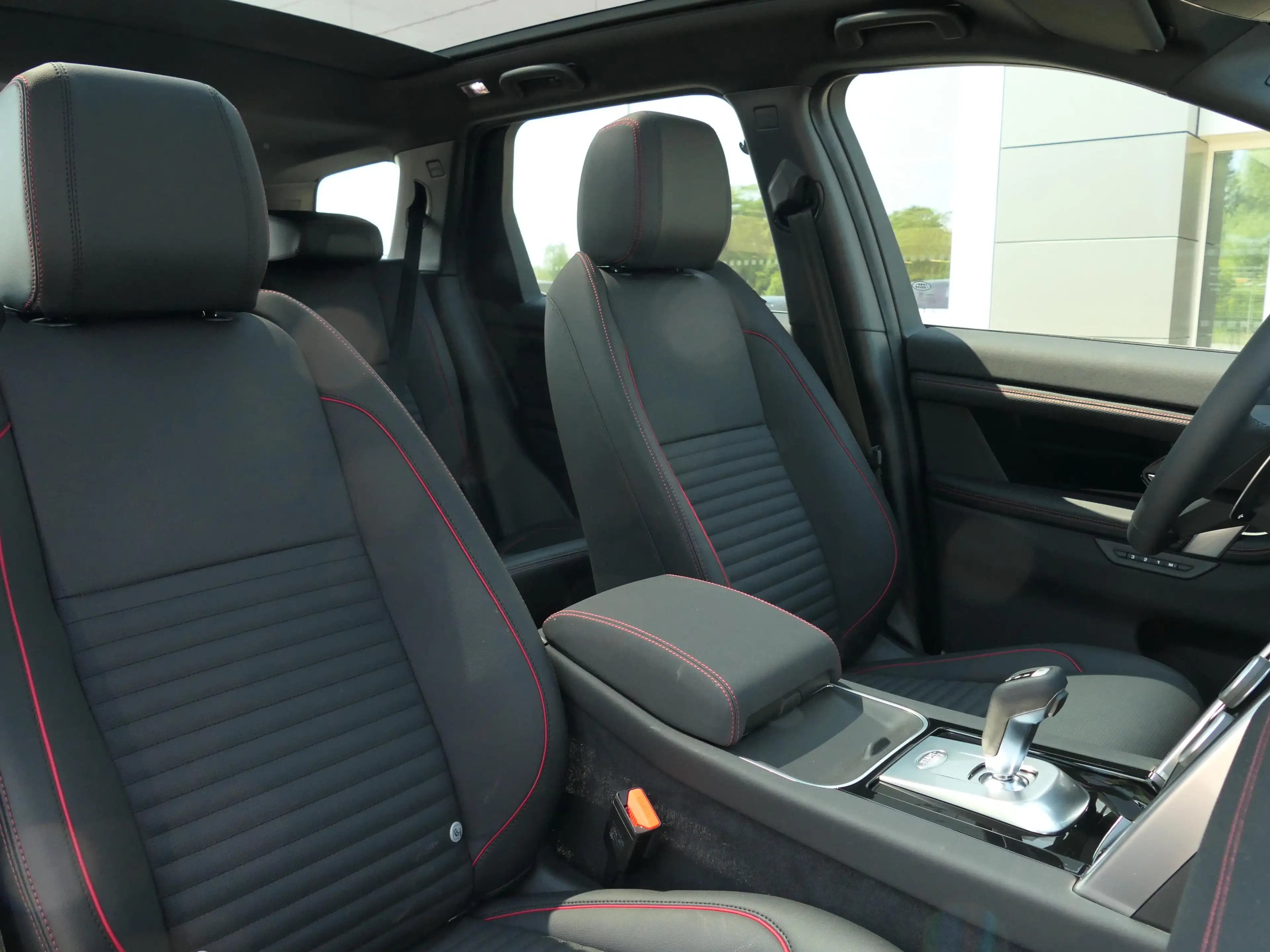 Land Rover Discovery Sport P300e R-Dynamic SE PANO | CAMERA | ACC | MERIDIAN — photo 9