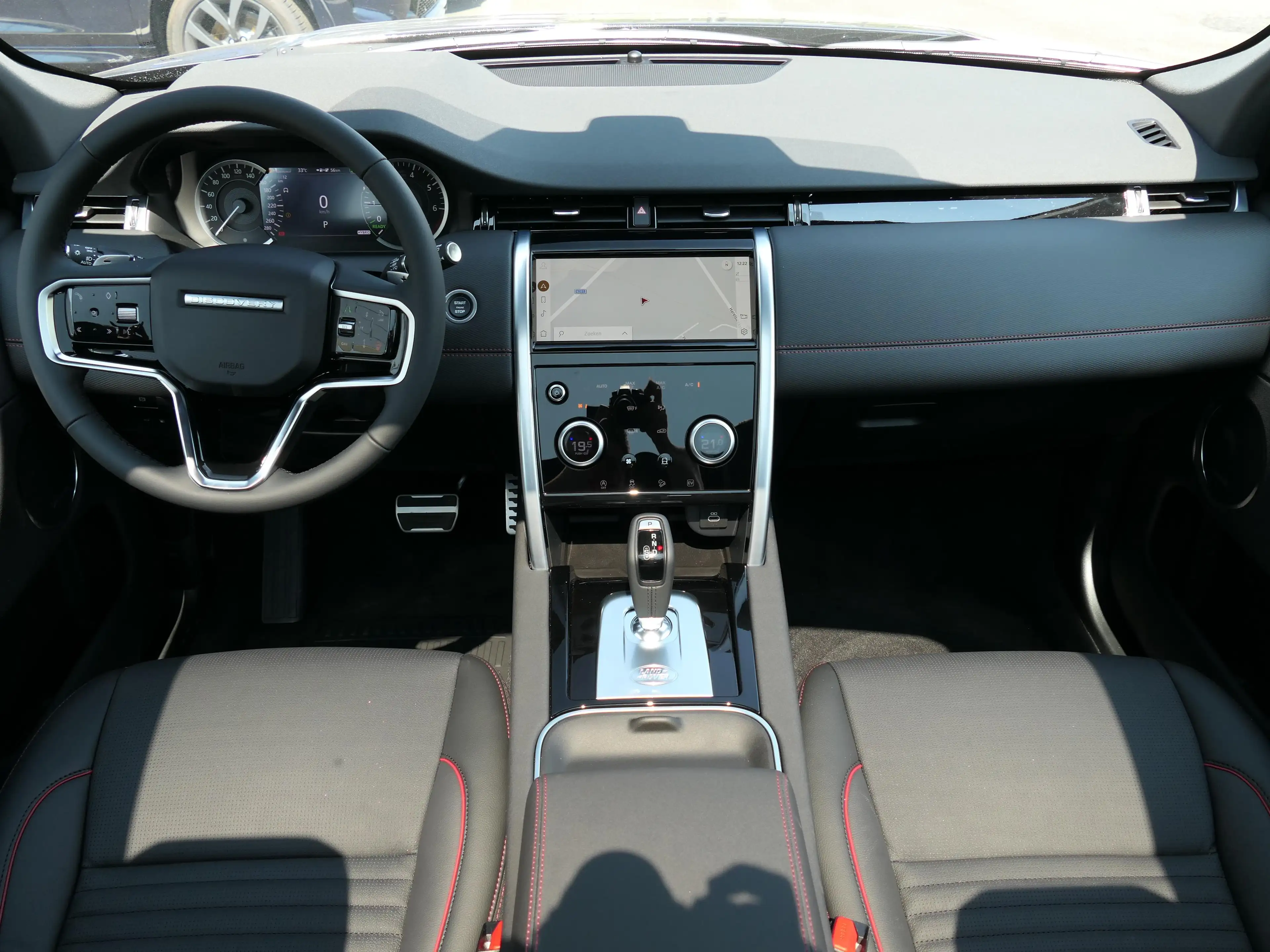 Land Rover Discovery Sport P300e R-Dynamic SE PANO | CAMERA | ACC | MERIDIAN — photo 14