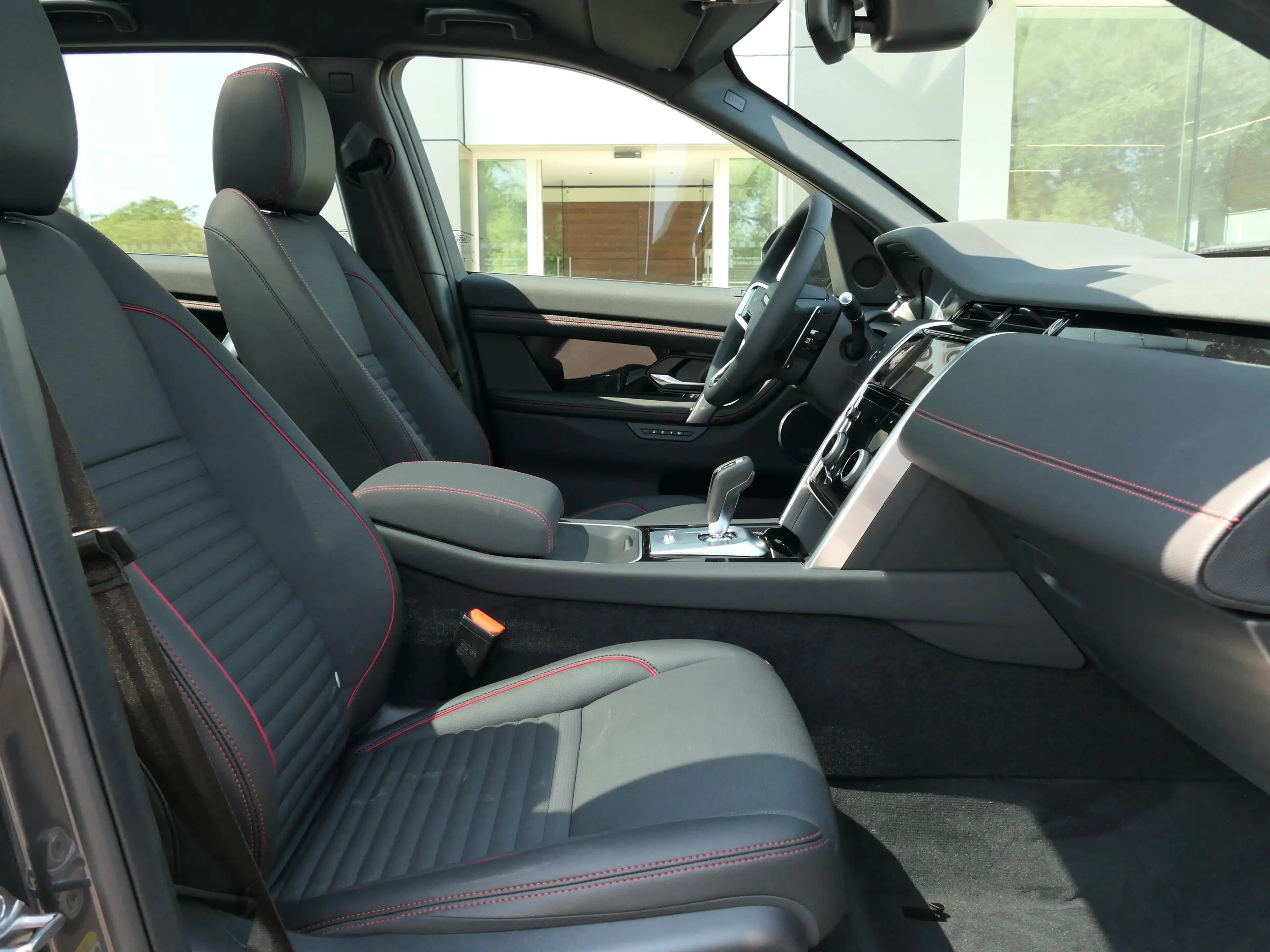Land Rover Discovery Sport P300e R-Dynamic SE PANO | CAMERA | ACC | MERIDIAN — photo 8