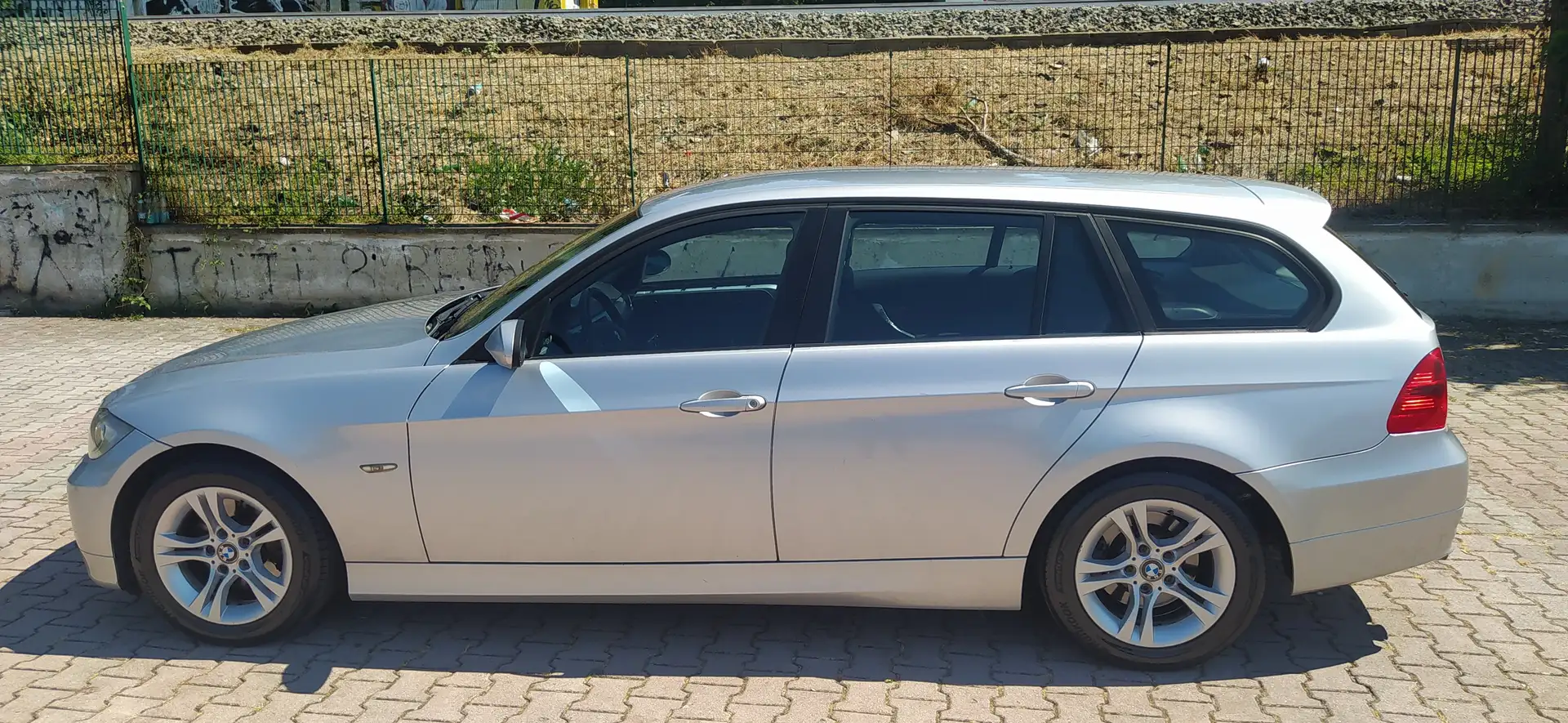 BMW 320 Serie 3 E91 Touring 320d Touring Futura 177cv Argento - 2