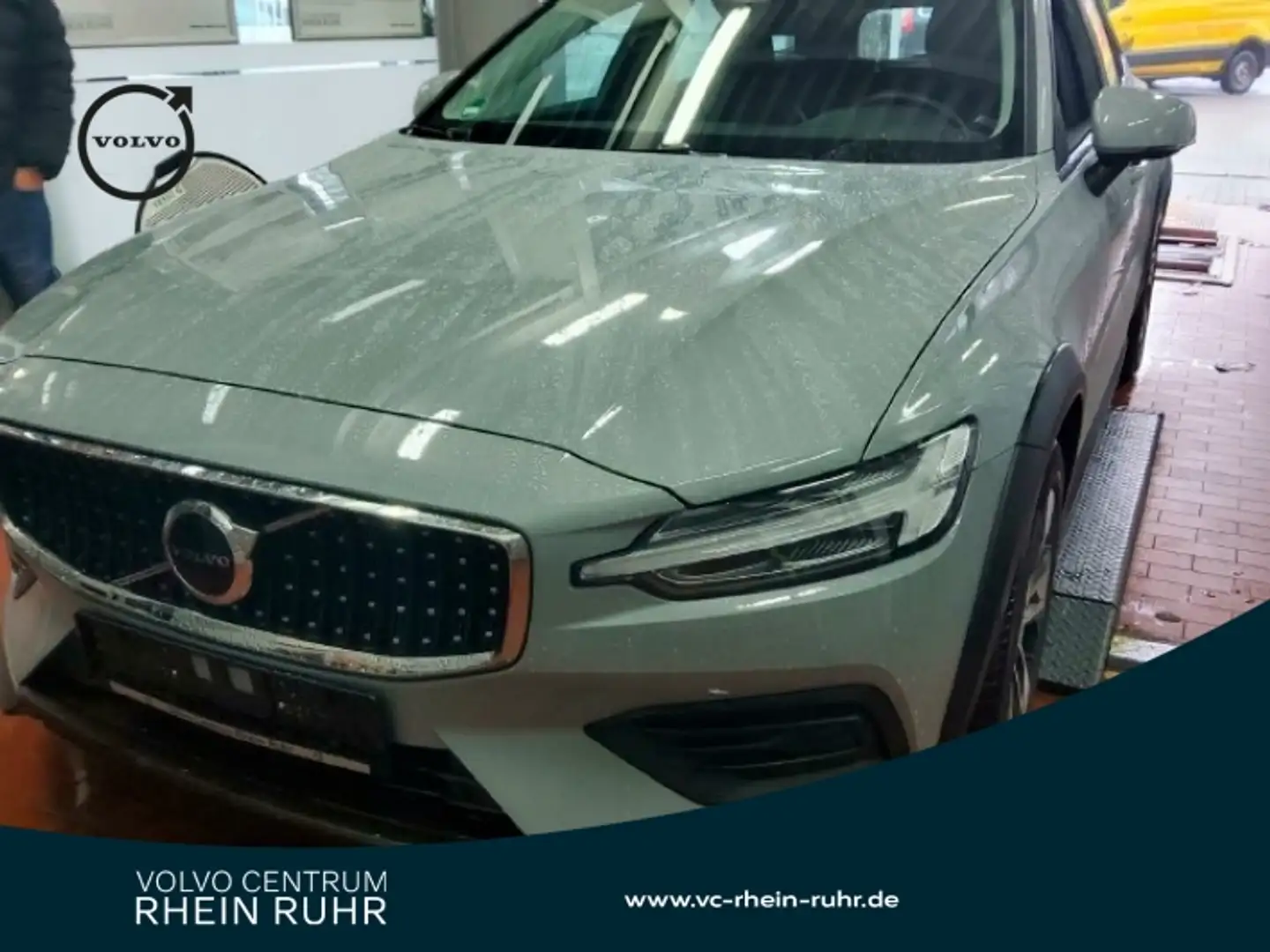Volvo V60 Cross Country B4 (D) AWD Plus+STANDHZ+KAM+ Grau - 1