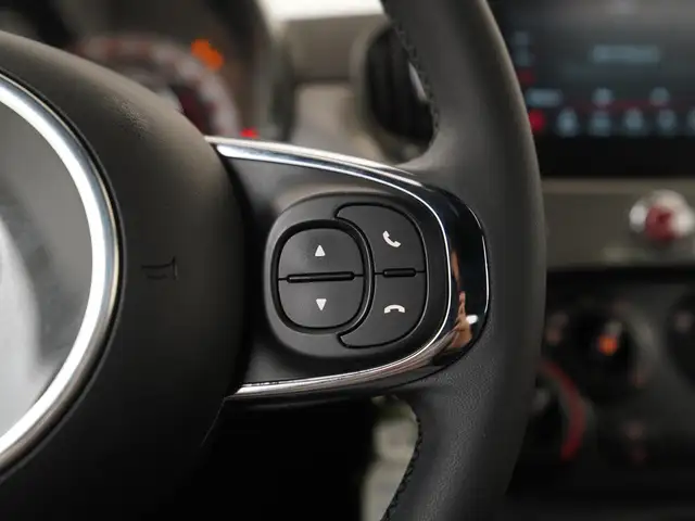 Fiat 500C view 9