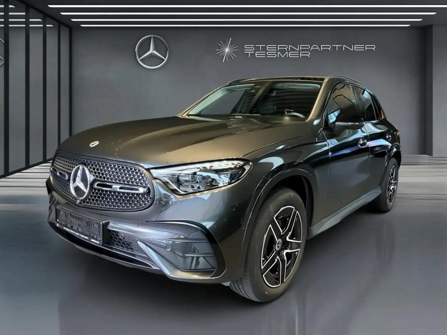 Mercedes-Benz GLC 300 e 4M AMG+NIGHT+PANO+AHK+DIGILIGHT+360° Grau - 1