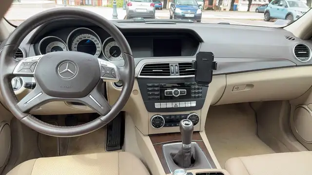 Mercedes-Benz Unknown Model view 11