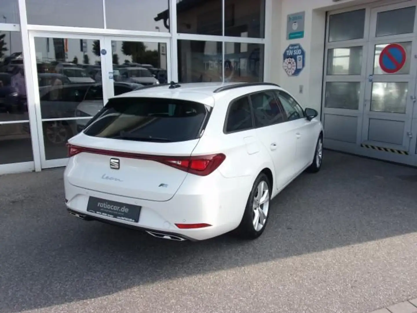 SEAT Leon LEON SPORTSTOURER FR 1.5 ETSI  DSG NAVI SHZ DAB+ Weiß - 2