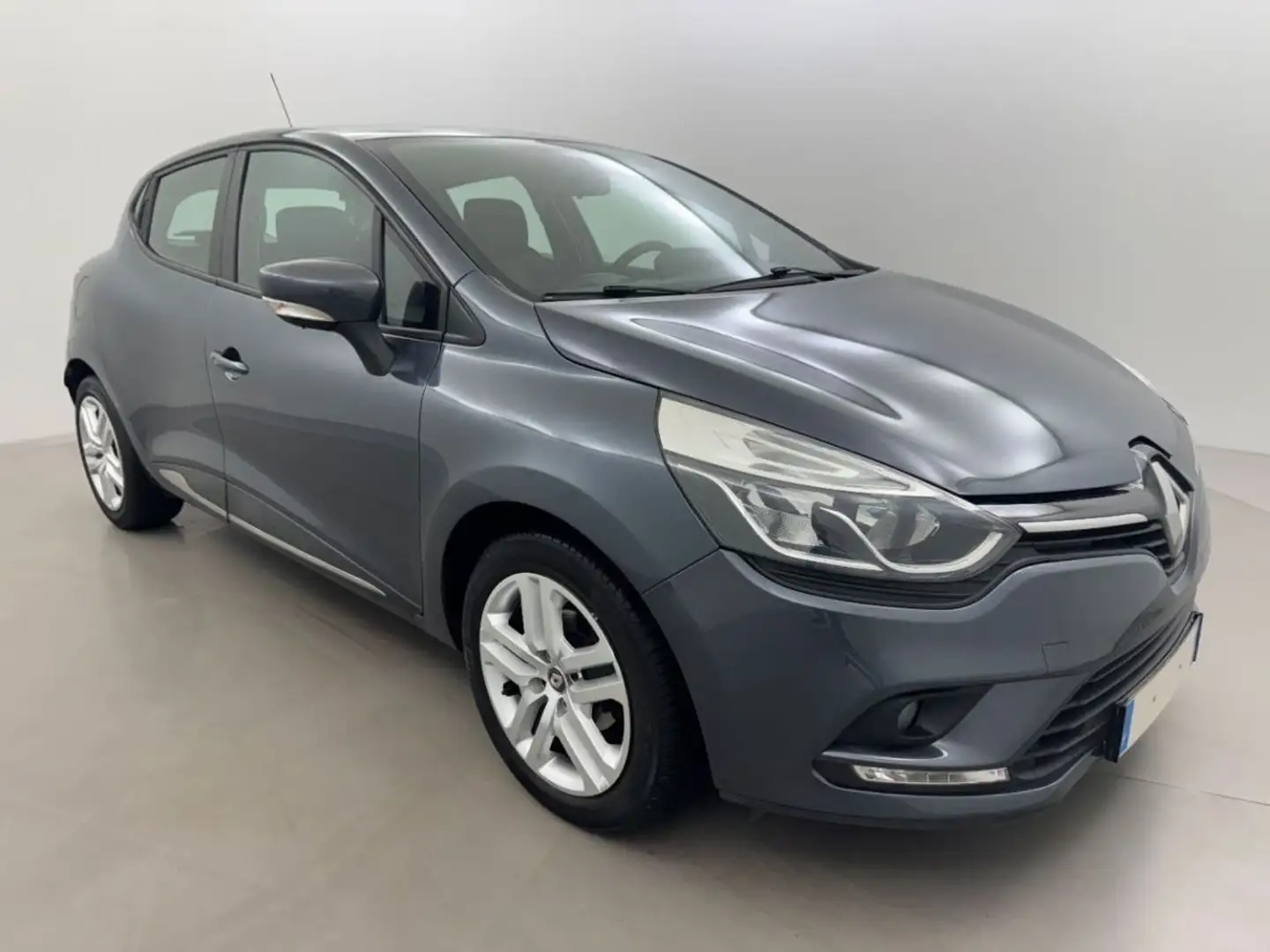 Renault Clio IV 0.9 TCe 90 Zen Grijs - 1