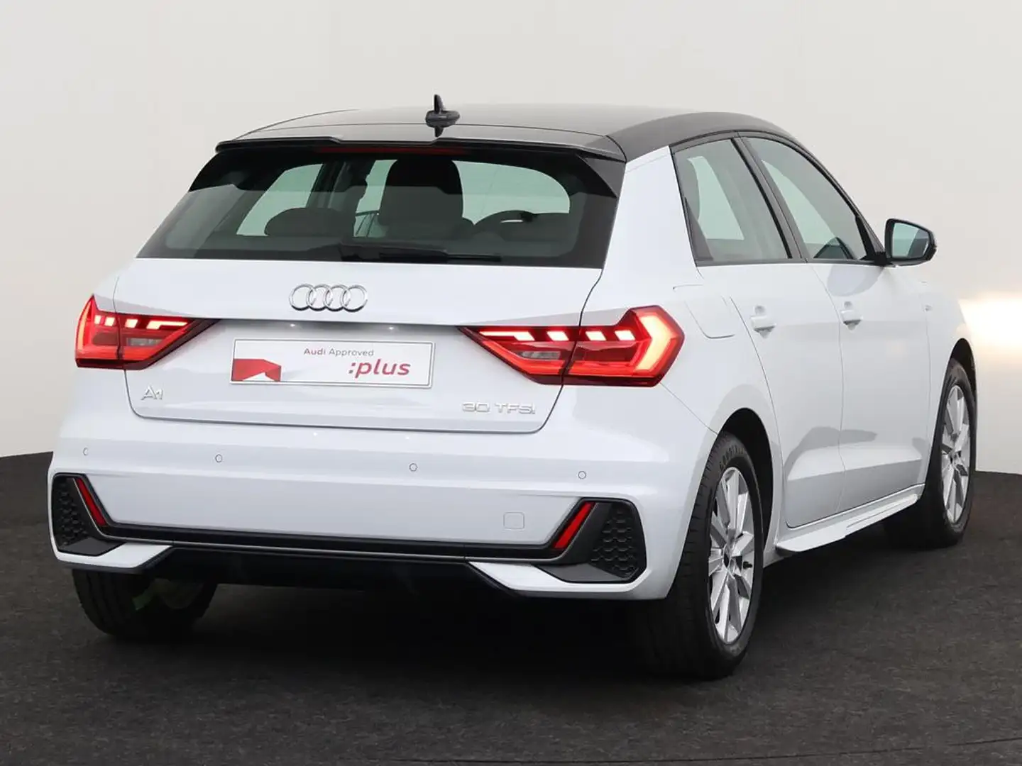 Audi A1 Sportback S-Line 30 TFSI 116 PK S-tronic / PDC / C Bianco - 2