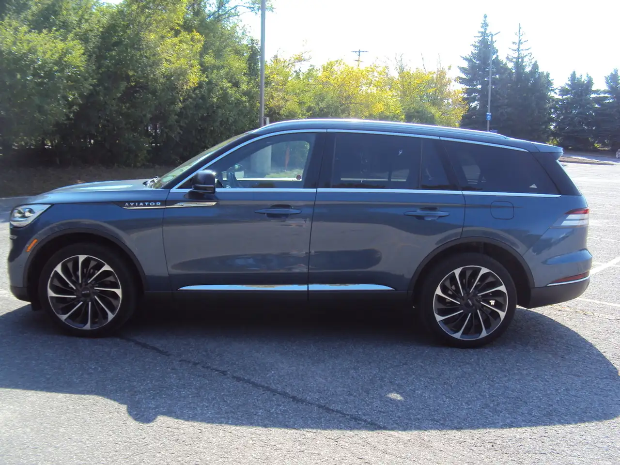 Lincoln Aviator снимка Lincoln Aviator