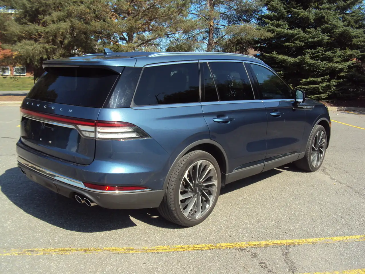 Lincoln Aviator снимка Lincoln Aviator