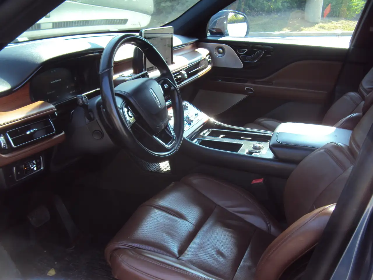 Lincoln Aviator снимка Lincoln Aviator