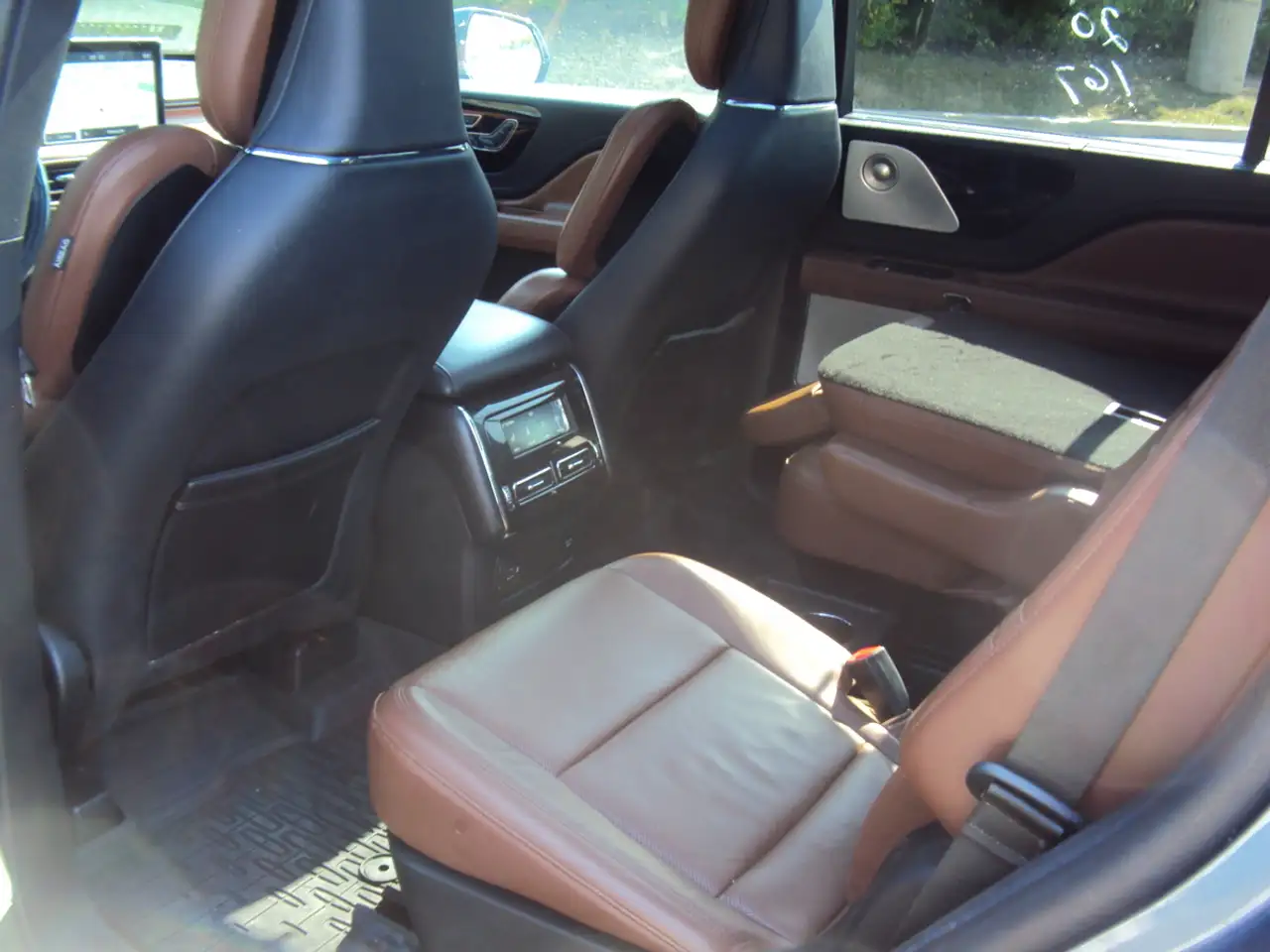 Lincoln Aviator снимка Lincoln Aviator