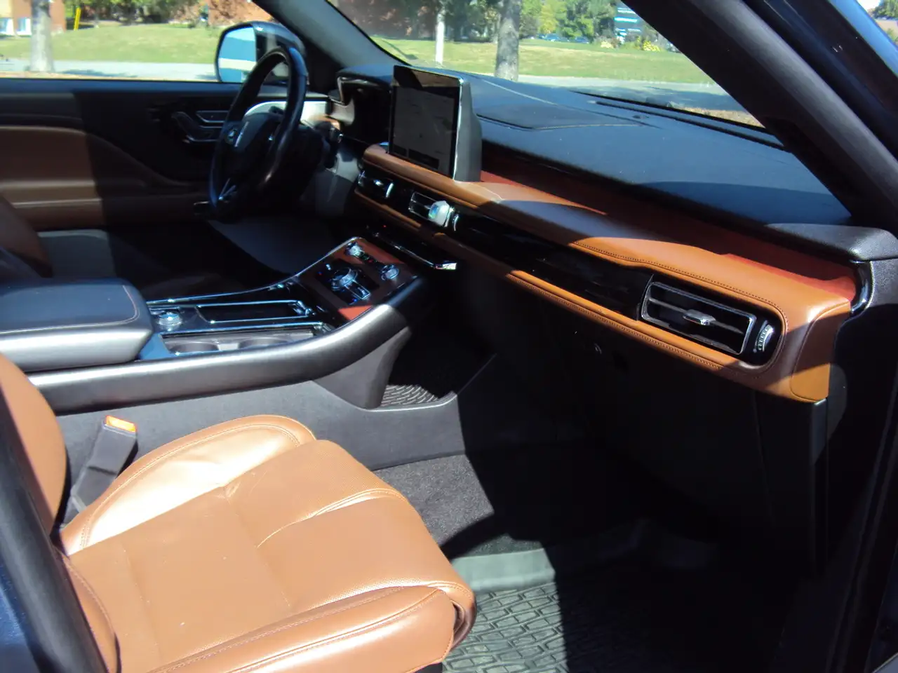 Lincoln Aviator снимка Lincoln Aviator