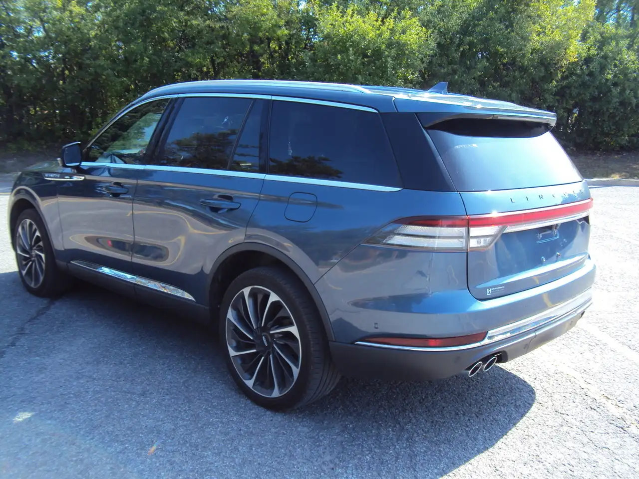 Lincoln Aviator снимка Lincoln Aviator