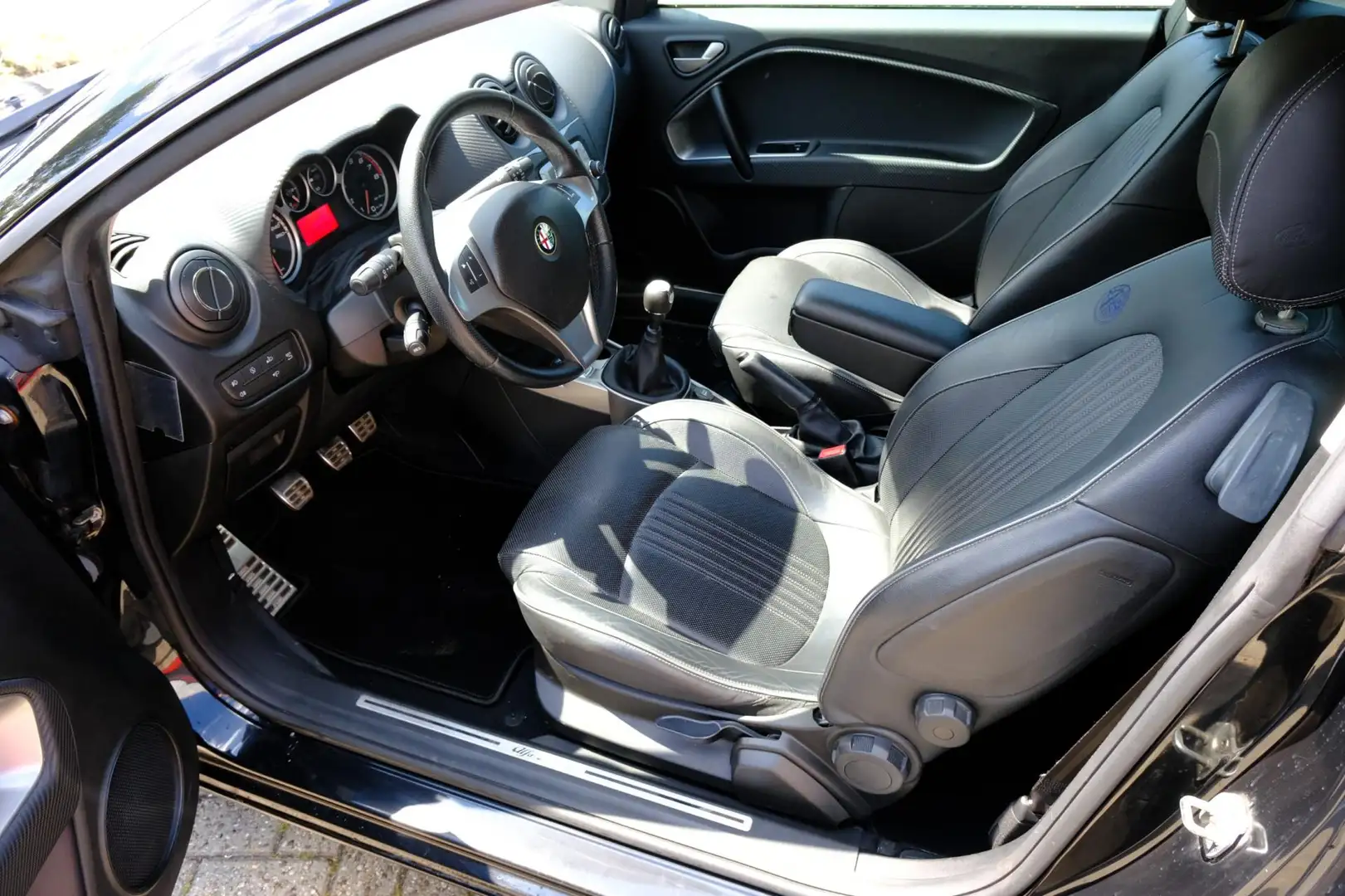 Alfa Romeo MiTo 0.9 TwinAir Esclusivo Navi|Leder|Cruise Černá - 2