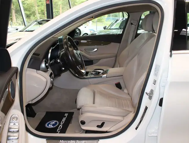 Mercedes-Benz C-Class view 12