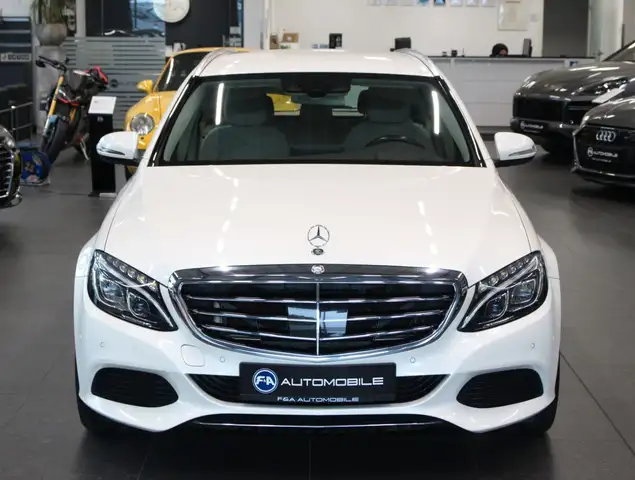 Mercedes-Benz C-Class view 3
