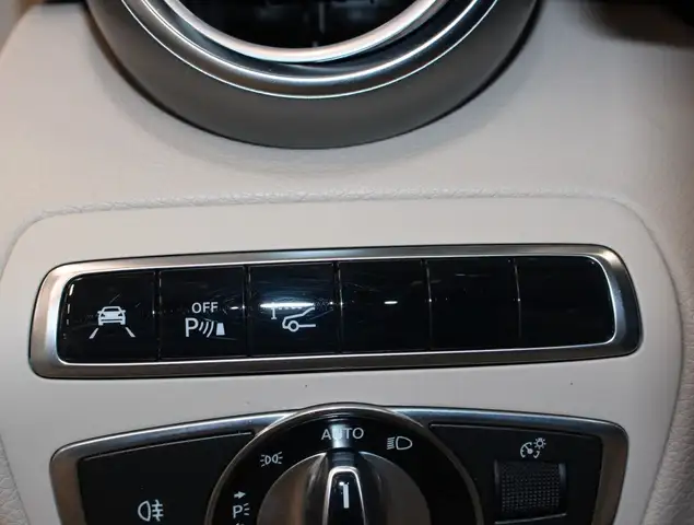 Mercedes-Benz C-Class view 15