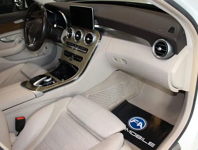 Mercedes-Benz C-Class view 10