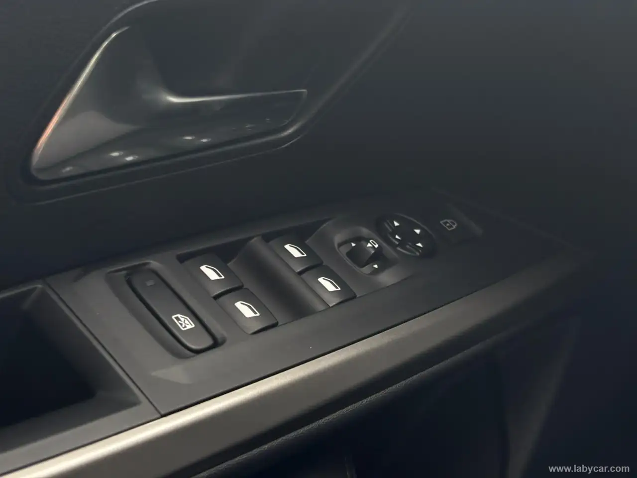 Peugeot 3008 Hybrid 136 e-DCS6 Allure 19