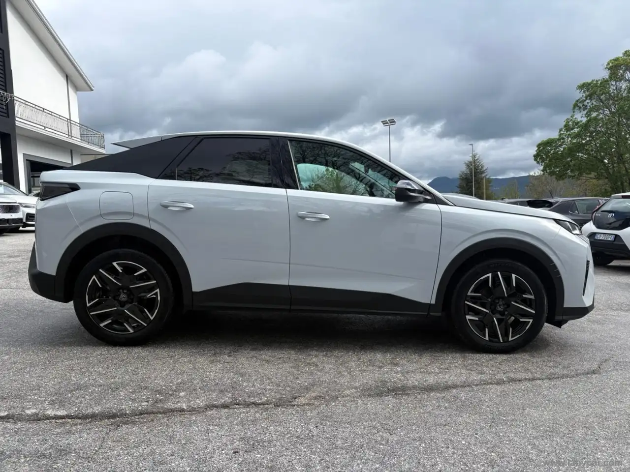 Peugeot 3008 Hybrid 136 e-DCS6 Allure 4