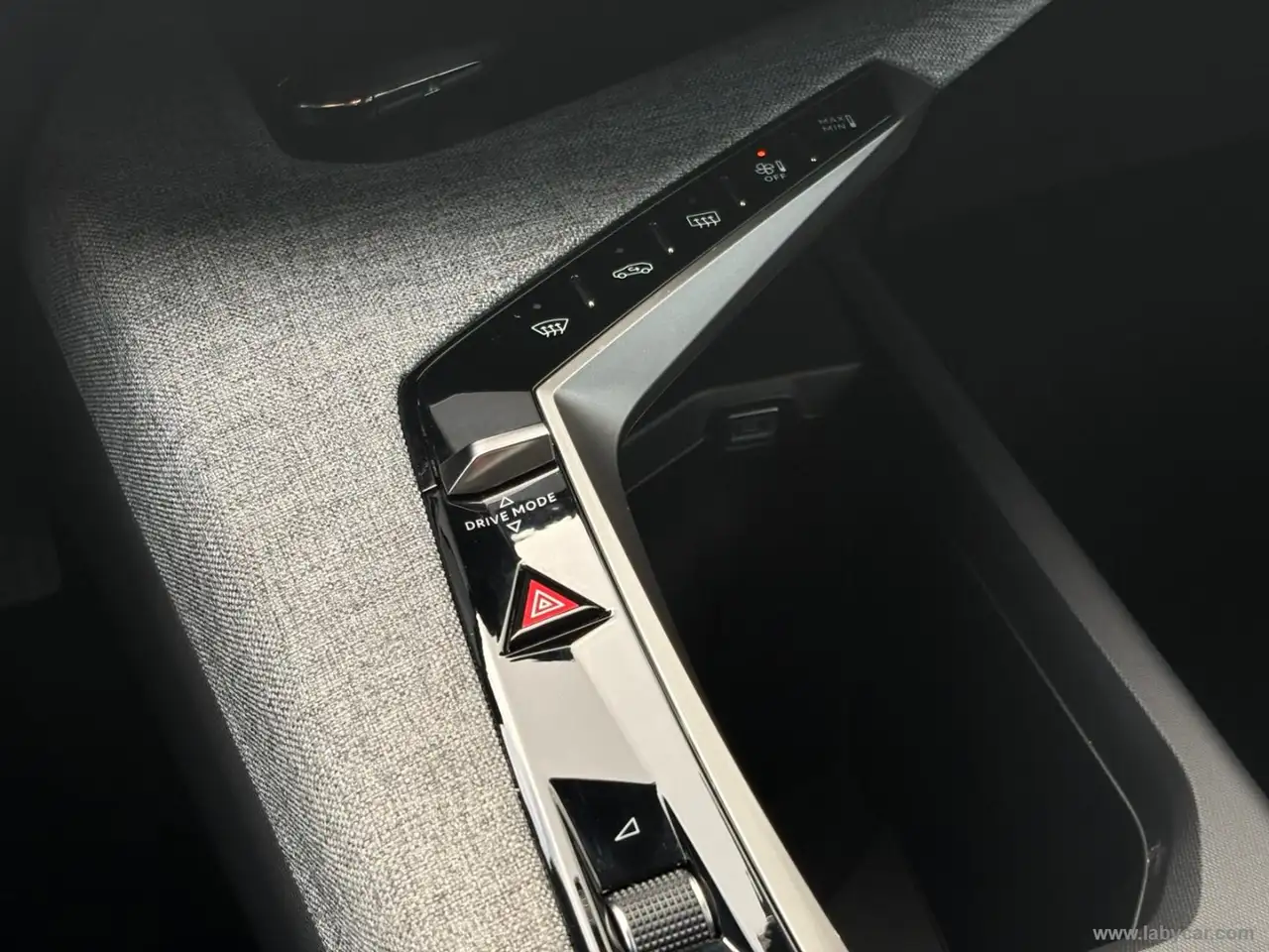 Peugeot 3008 Hybrid 136 e-DCS6 Allure 13