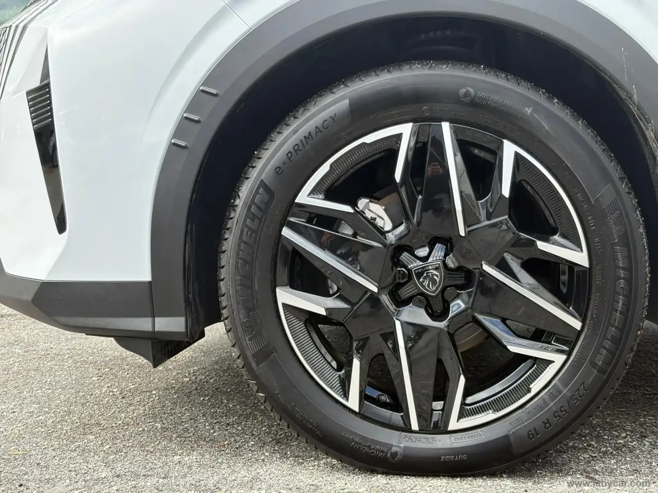 Peugeot 3008 Hybrid 136 e-DCS6 Allure 9
