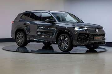 1.5 eHybrid R-Line Edition | Black Style | Trekhaa