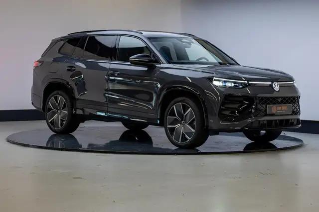 Volkswagen Tayron 1.5 eHybrid R-Line Edition | Black Style | Trekhaa