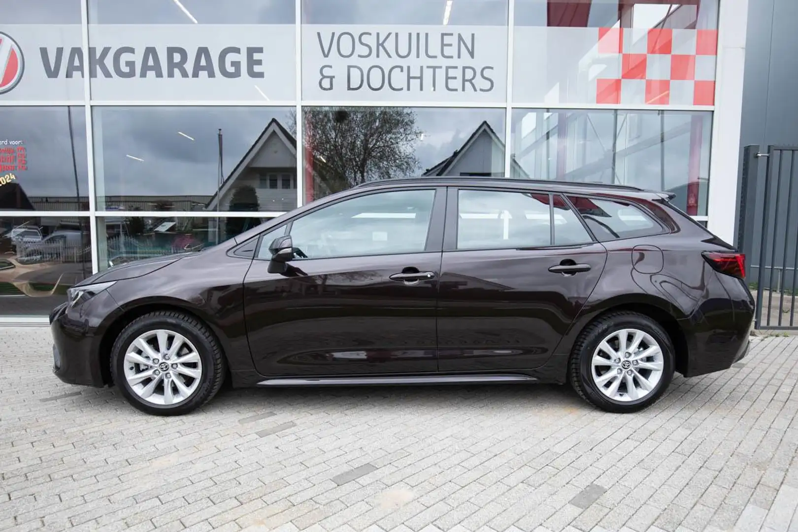 Toyota Corolla Touring Sports Hybrid 1.8 Dynamic | Leder | Stoelv Bruin - 2