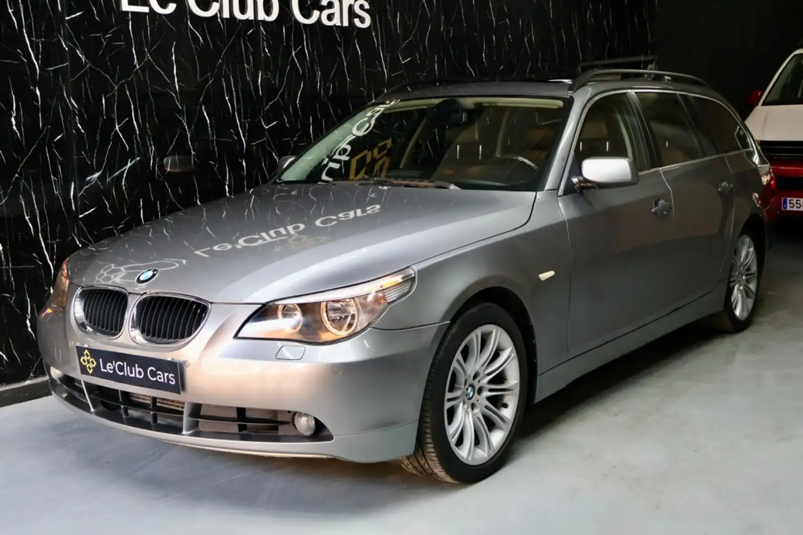 BMW 520 520d Touring Grau - 1
