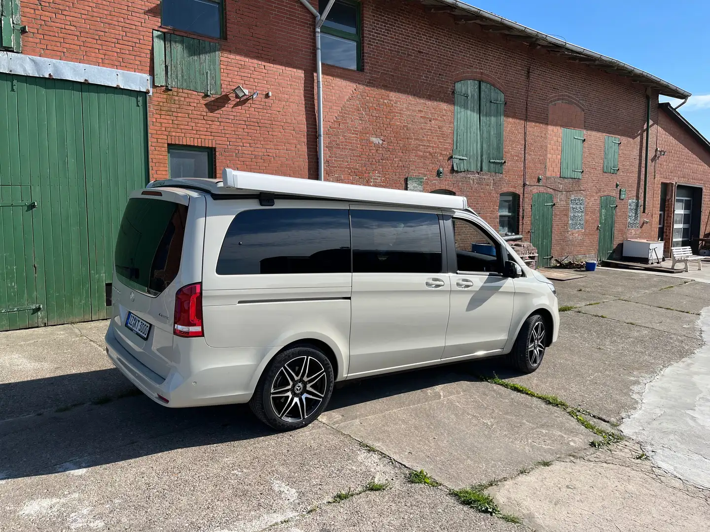 Mercedes-Benz Marco Polo Marco Polo 220 d 4MATICEDITION 2023 Grau - 2