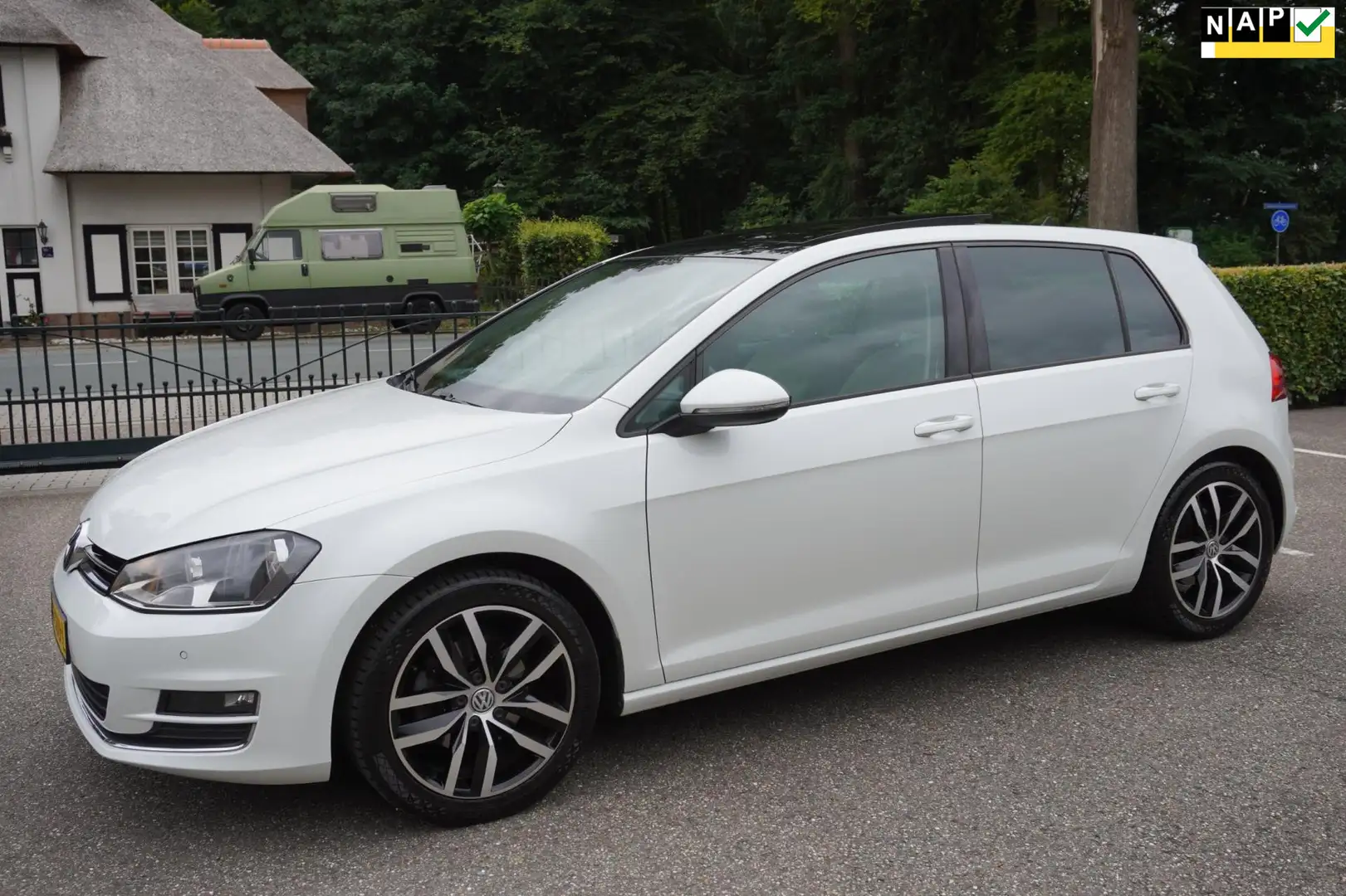 Volkswagen Golf 1.4 TSI ACT Highline Pano Navi Dap Trekhaak Белый - 1
