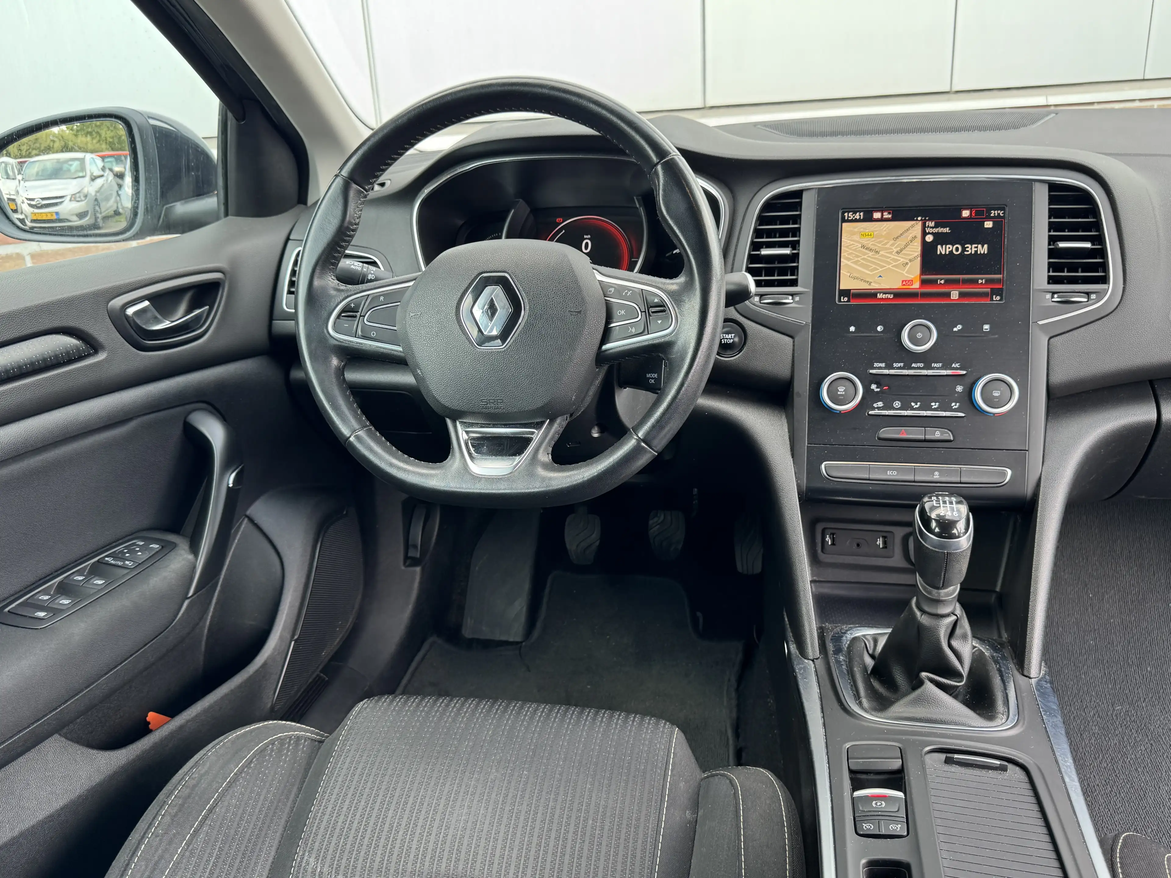 Renault Megane Estate 1.2 TCe | Zen | Airco | Cruise | Navi | Tre — photo 3