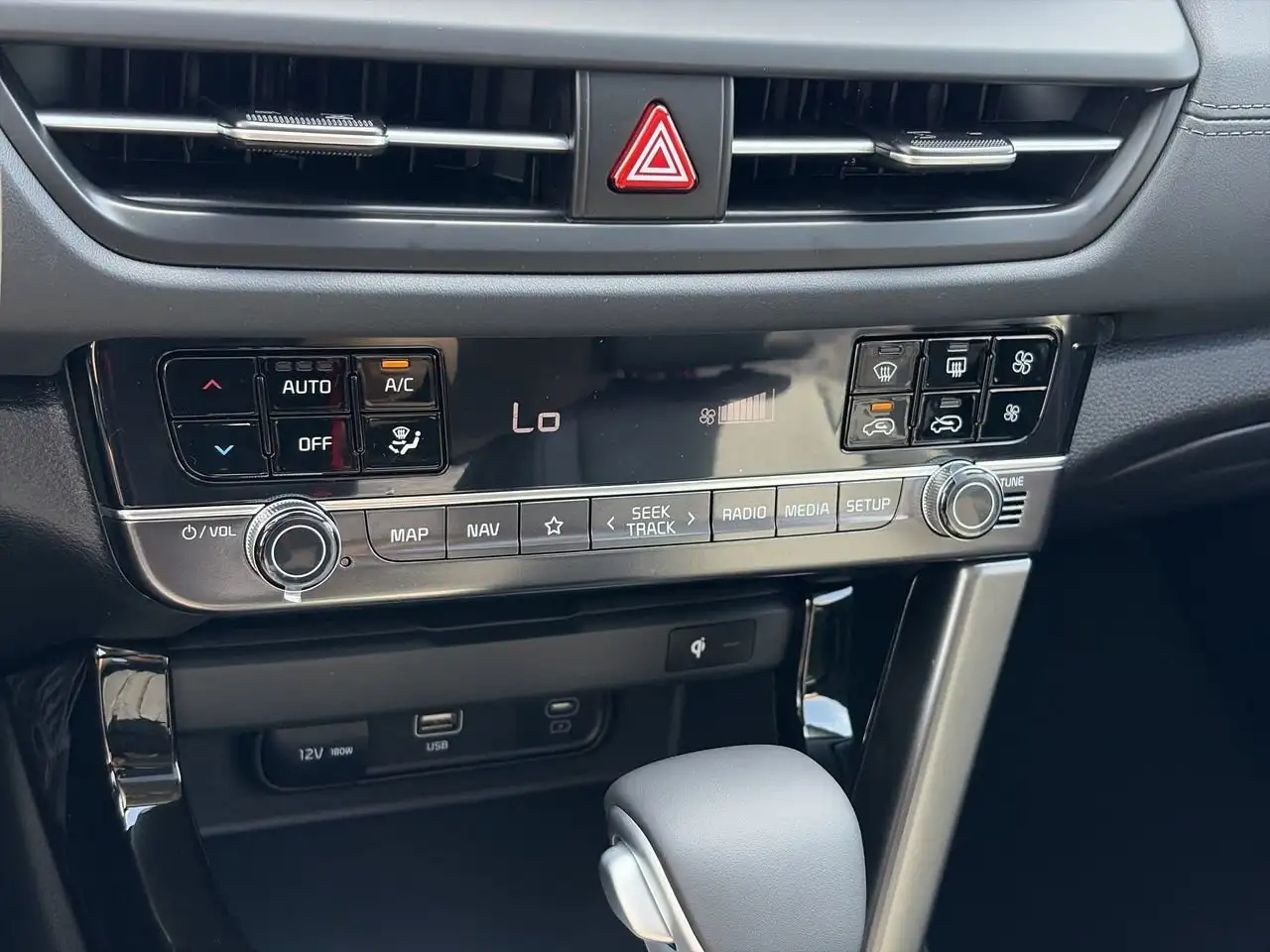 Kia Seltos снимка Kia Seltos