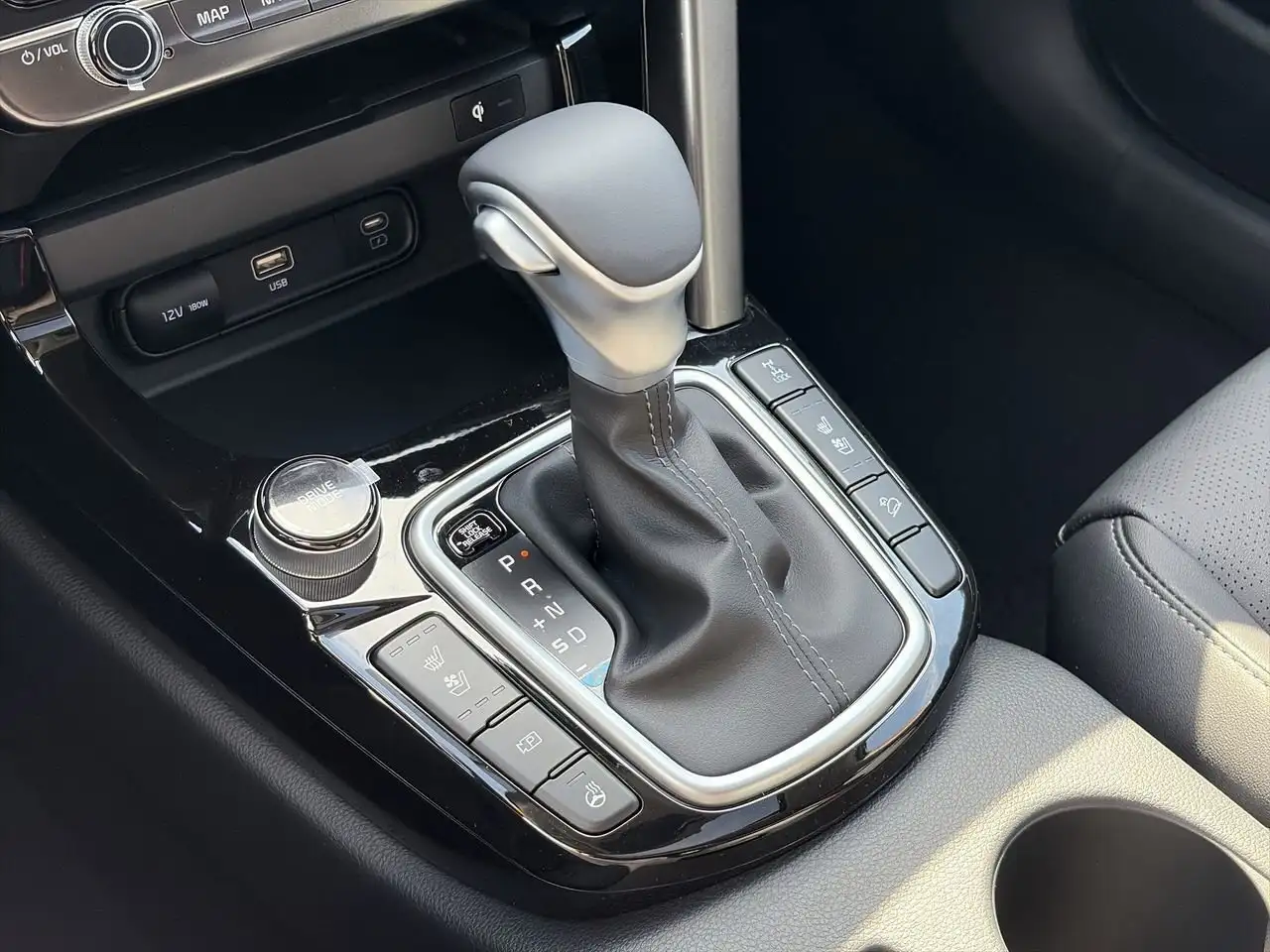 Kia Seltos снимка Kia Seltos