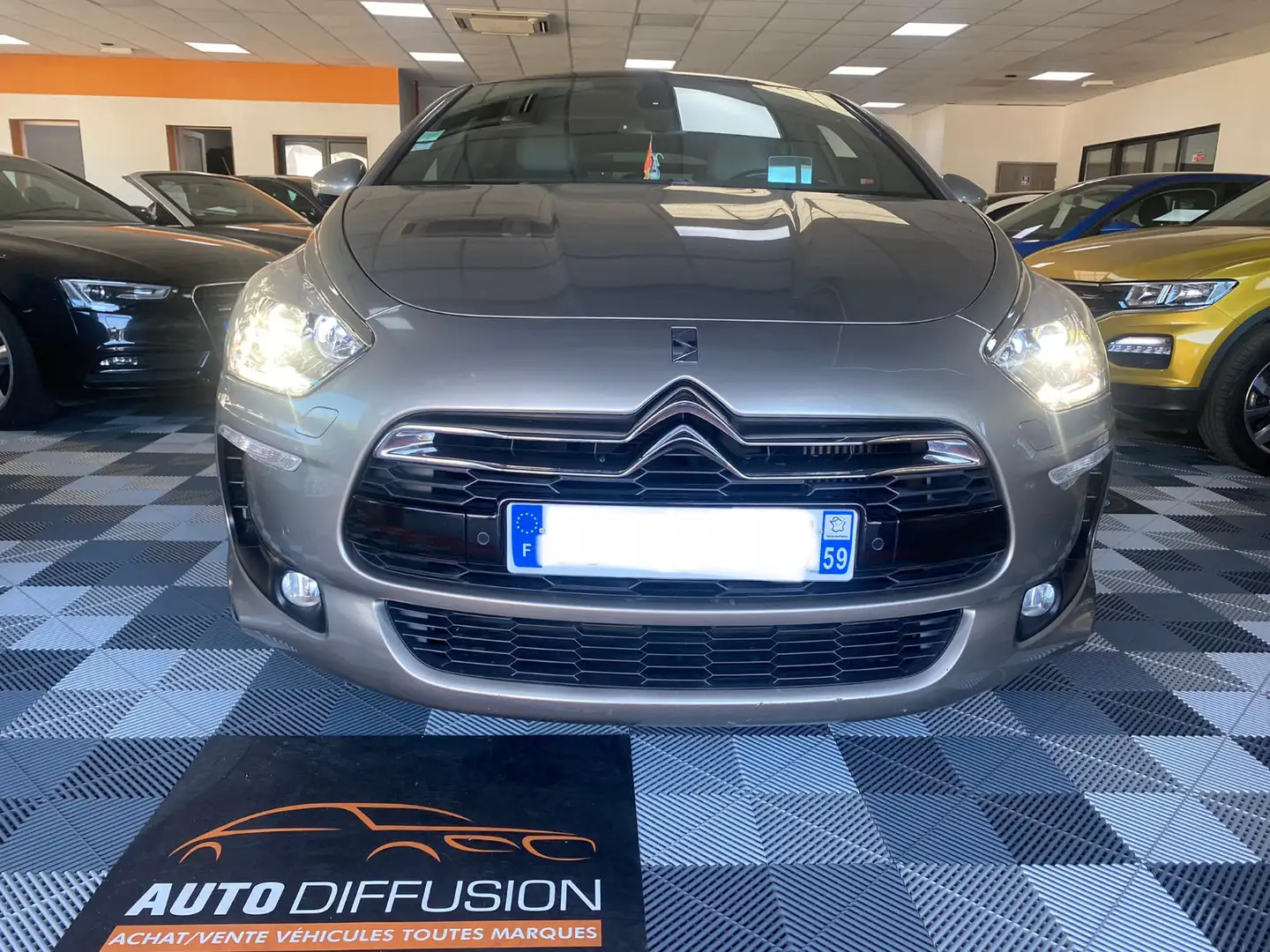 Citroen DS5 2.0 HDI Sport Chic BMP6 Beige - 1