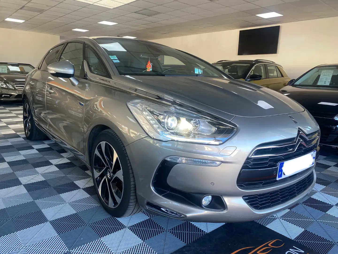 Citroen DS5 2.0 HDI Sport Chic BMP6 Beige - 2