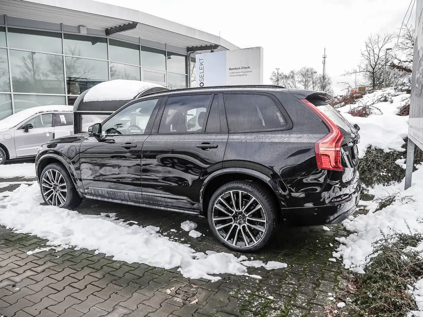 Volvo XC90 T8 Plus Dark Recharge Plug-In Hybrid AWD Schwarz - 2