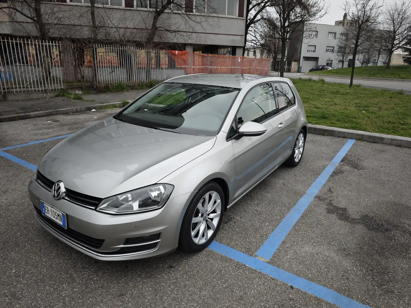 Volkswagen Golf 3p 1.9 tdi Highline 150 cv  auto - 1