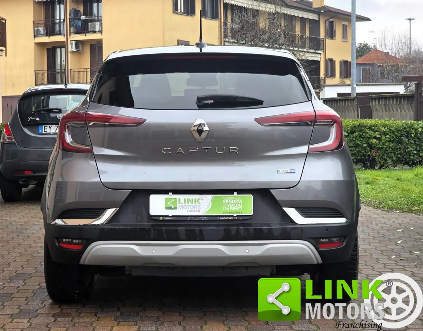 Renault Captur E-TECH 1.6 160 CV Intens Plug-in Hybrid Multisens Grau - 2