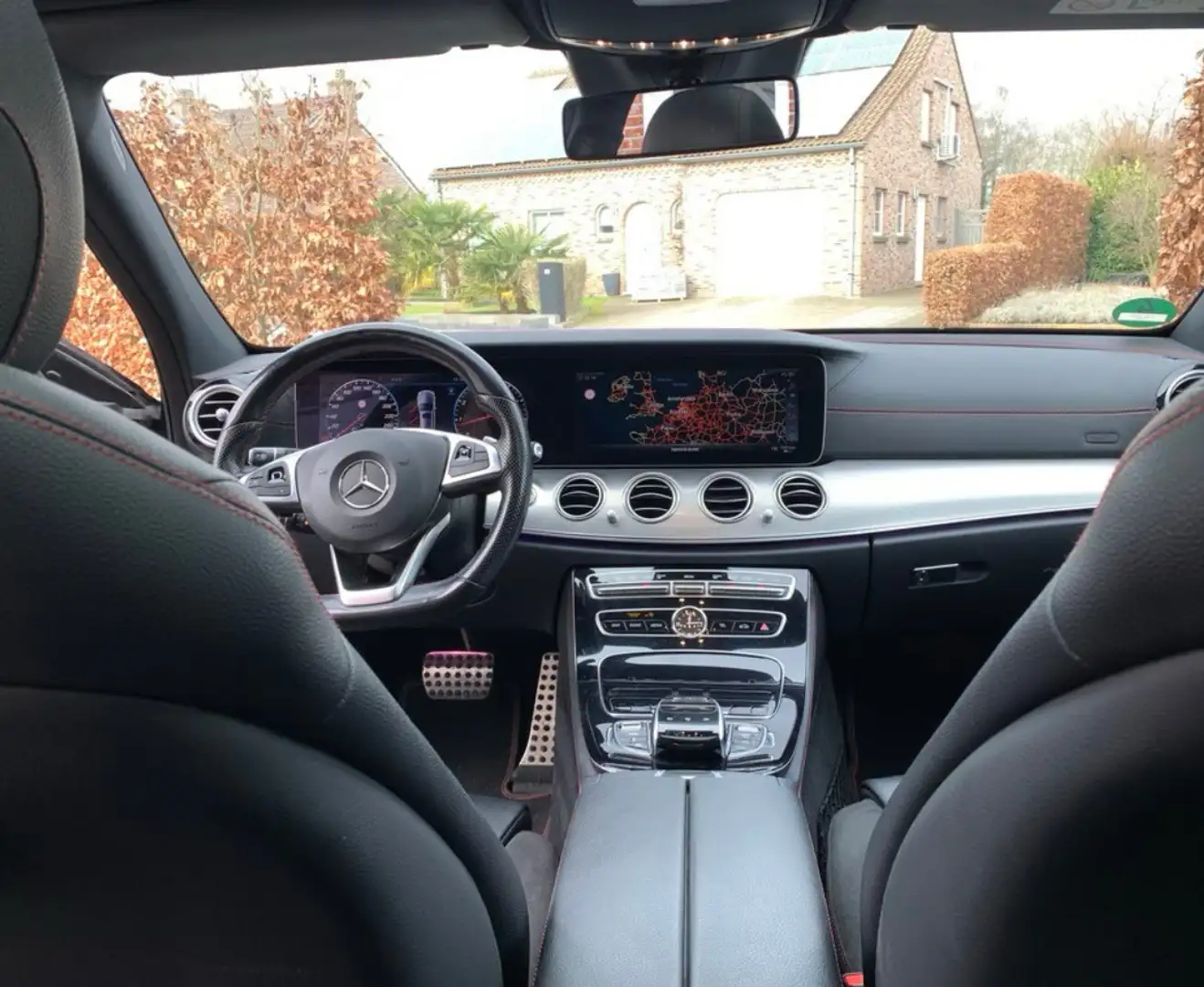 Mercedes-Benz E 43 AMG 4Matic T 9G-TRONIC - 1