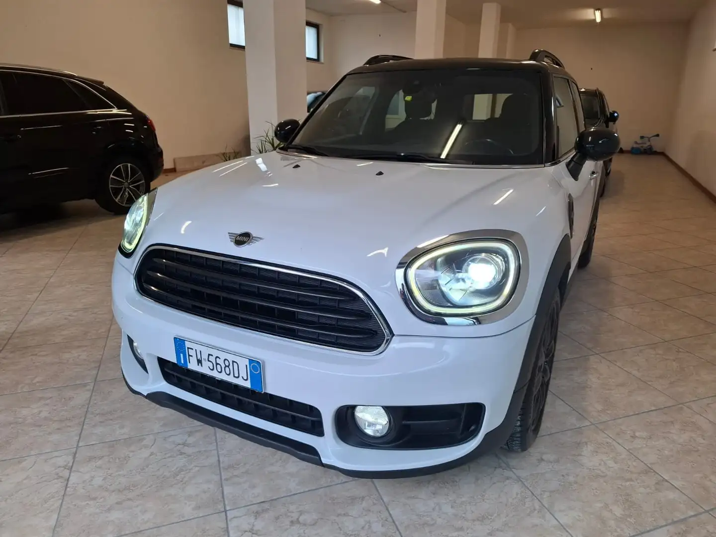 MINI Cooper D Countryman Mini Countryman F60 2017 2.0 Hype all4 auto my18 Blanc - 2