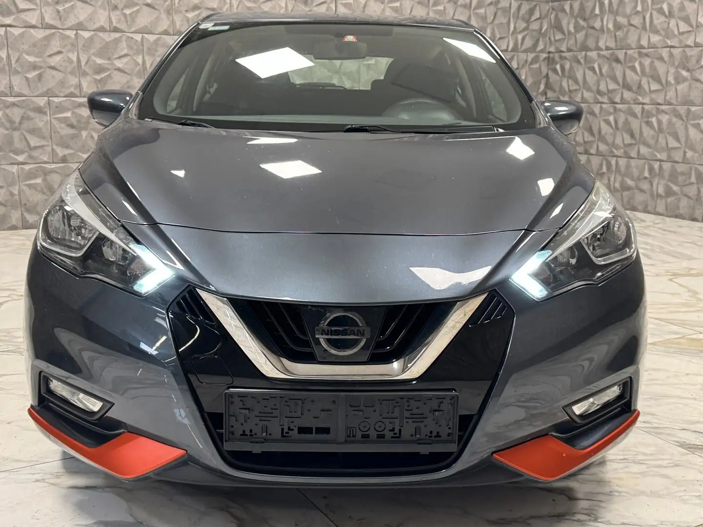 Nissan Micra N-Way ** 61.847km ** 74 KW ** Grau - 2