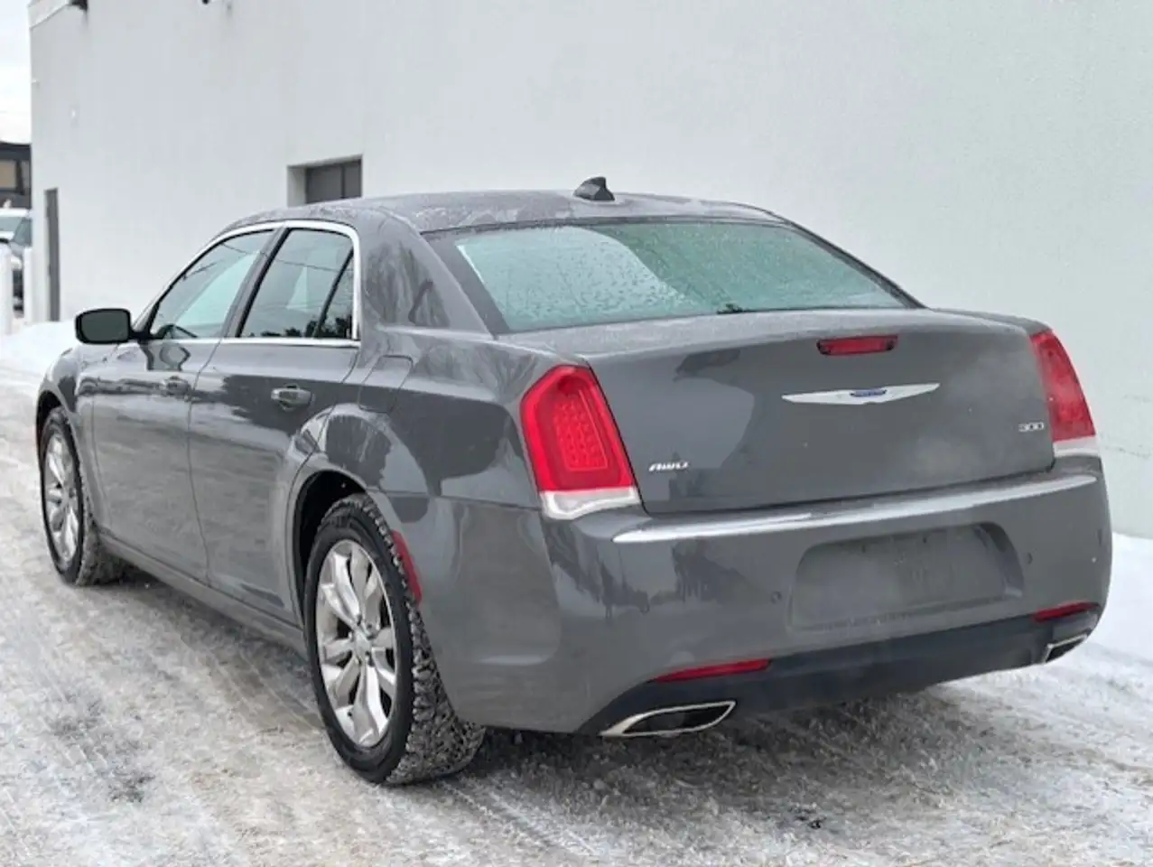 Chrysler 300 снимка Chrysler 300