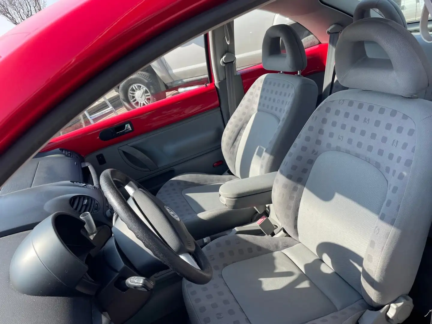 Volkswagen New Beetle 1.6 102cv auto NEOPATENTATI - 2
