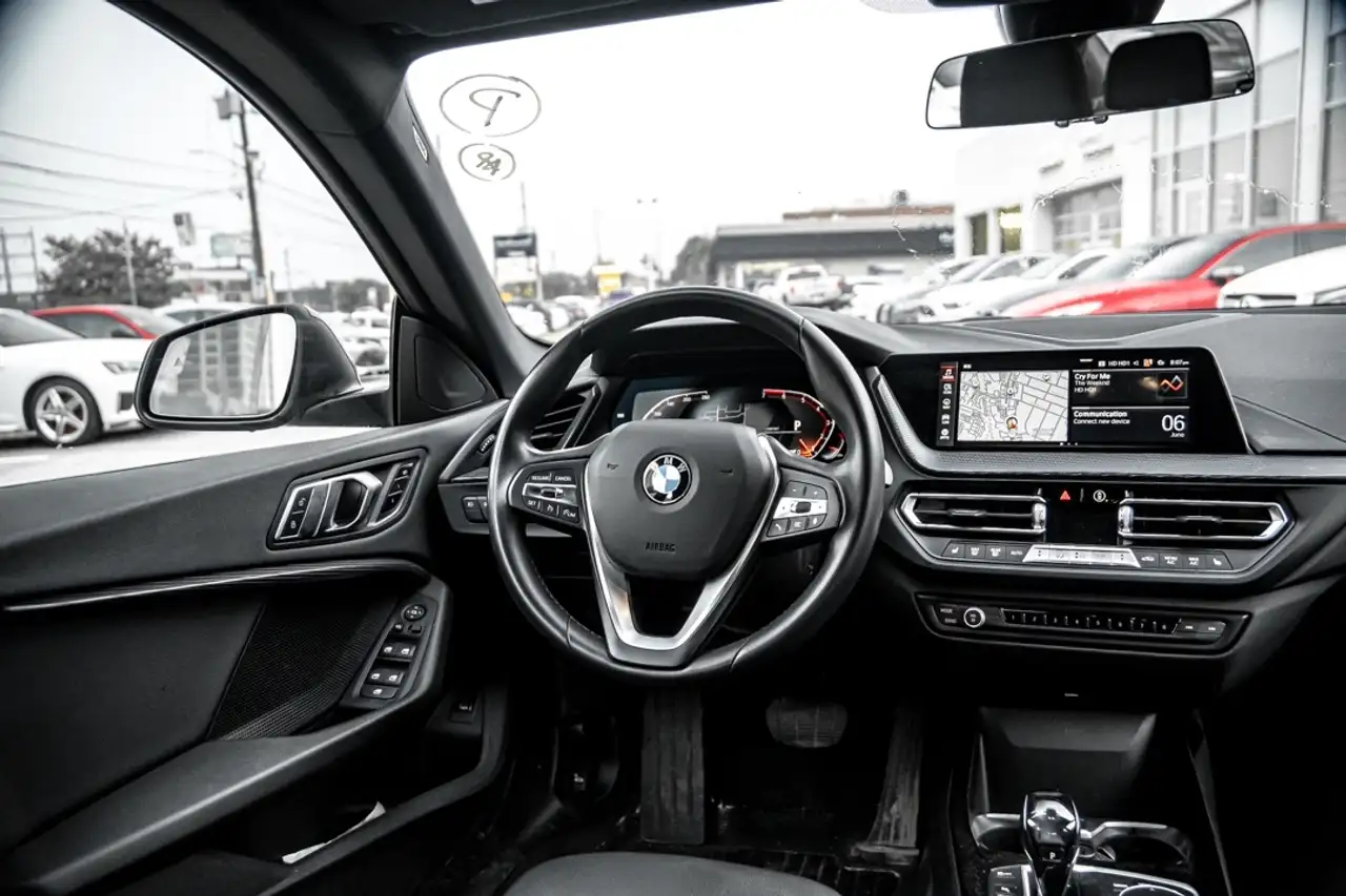 BMW 2 Series снимка BMW 2 Series