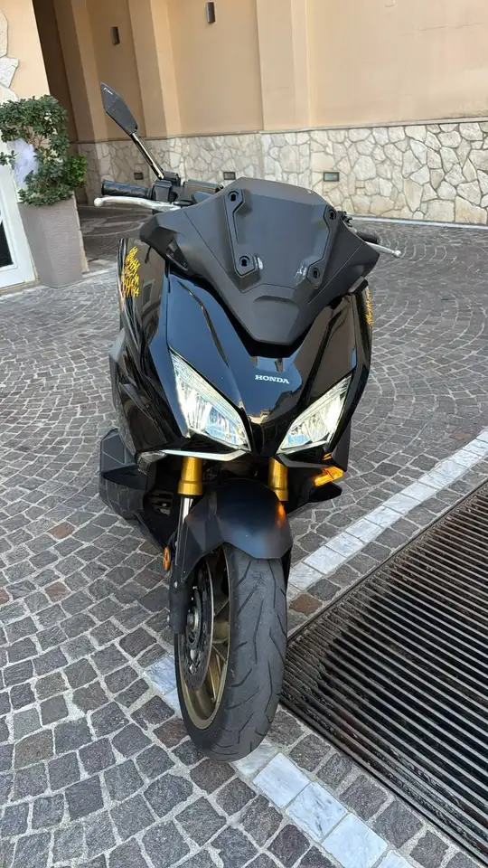 Honda Forza 750