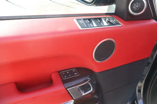 Land Rover Range Rover view 11
