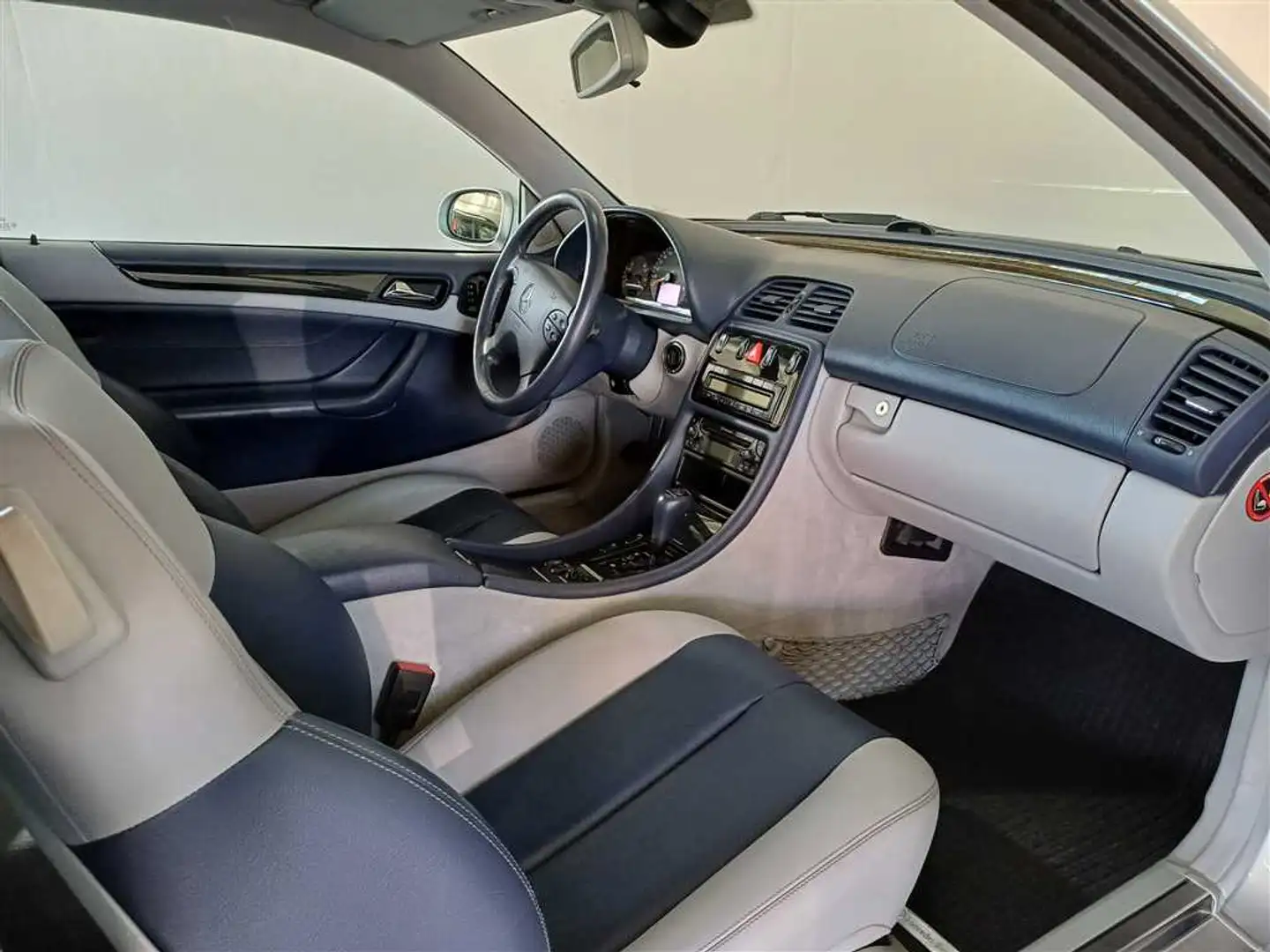 Mercedes-Benz CLK 430 Coupe Avantgarde V8 NUR FÜR HÄNDLER/GEWERBE-EXPORT Stříbrná - 2